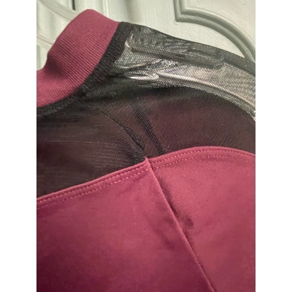 NUX NWT Crop Top Mesh Accents Long Sleeve Athletic Athleisure Small - Picture 2 of 4